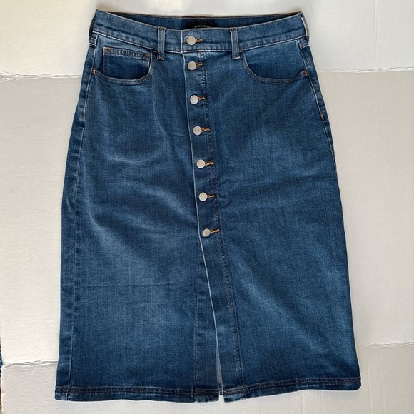 Banana Republic Dresses & Skirts - Ladies Banana Republic Denim Button-Front Medium Wash Midi Skirt Size 30/10